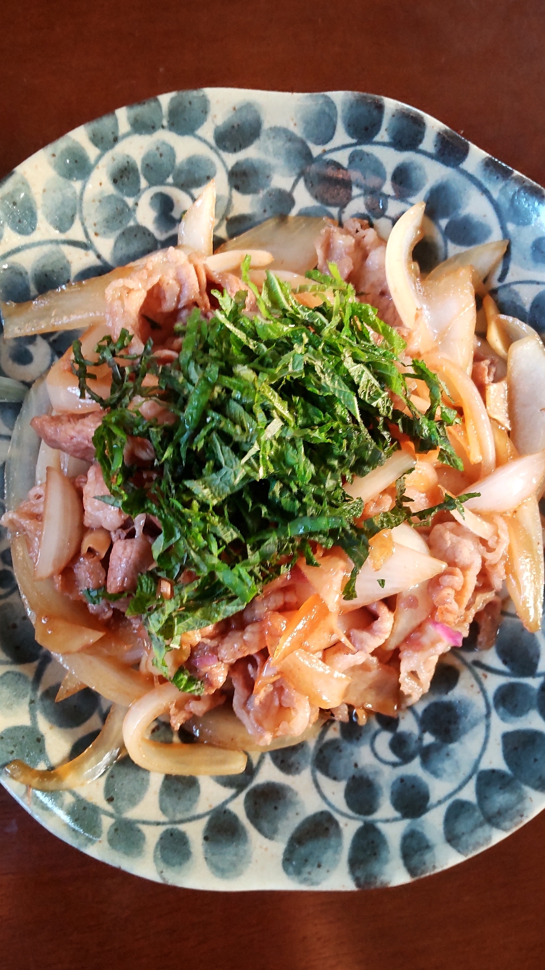 豚肉と玉ねぎの炒め物　青じそ風味