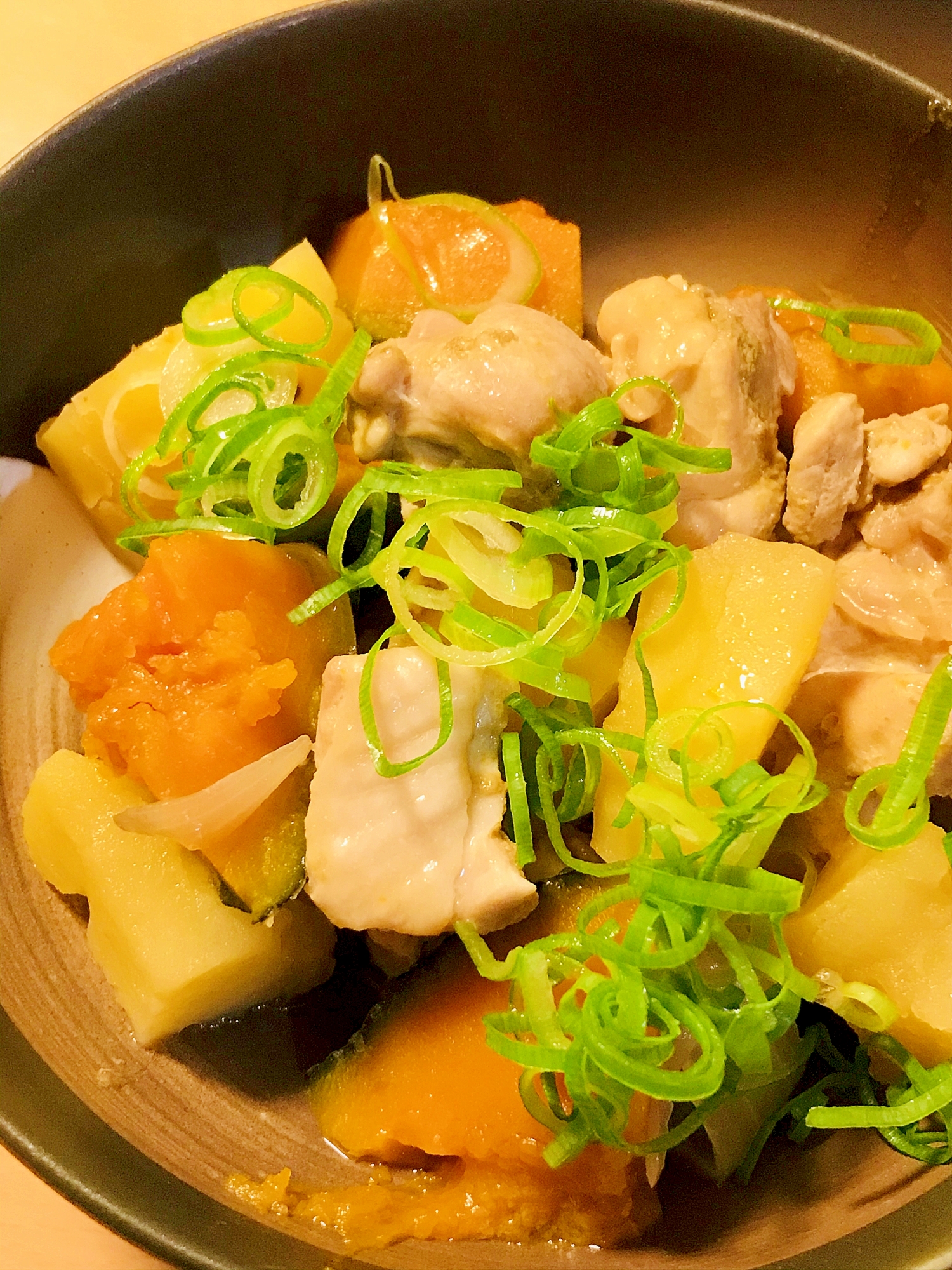 鶏肉とカボチャ＆ジャガイモ＆玉ネギの根菜あまから煮