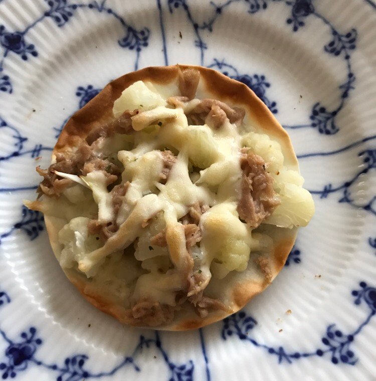 餃子の皮で。カリフラワーとツナのマヨチーズ焼き