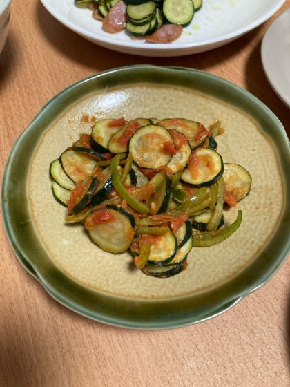 暑い夏にᕷ* ズッキーニとミニトマトのサブジꕤ୭*