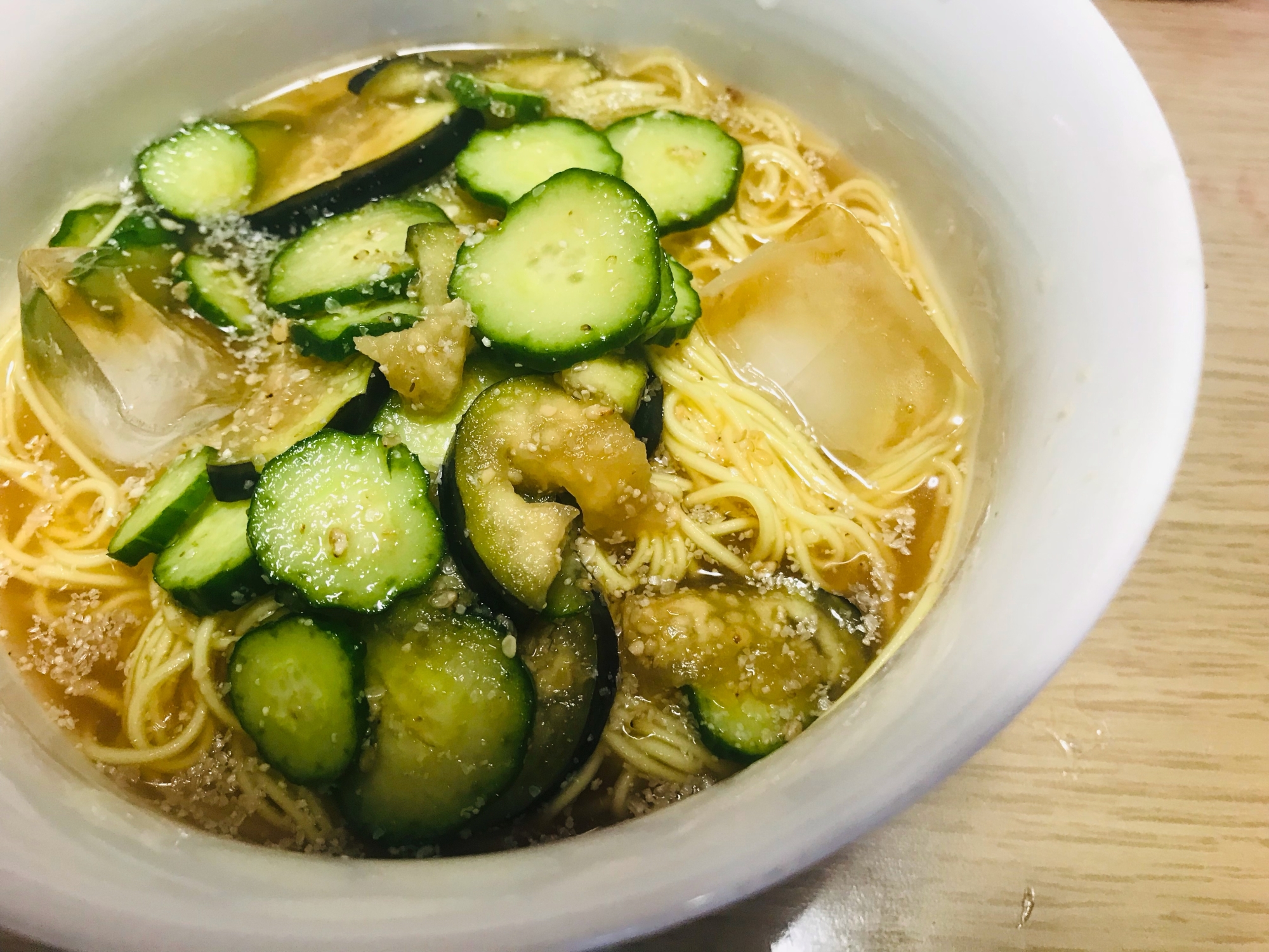 なすときゅうりの冷やし胡麻ラーメン