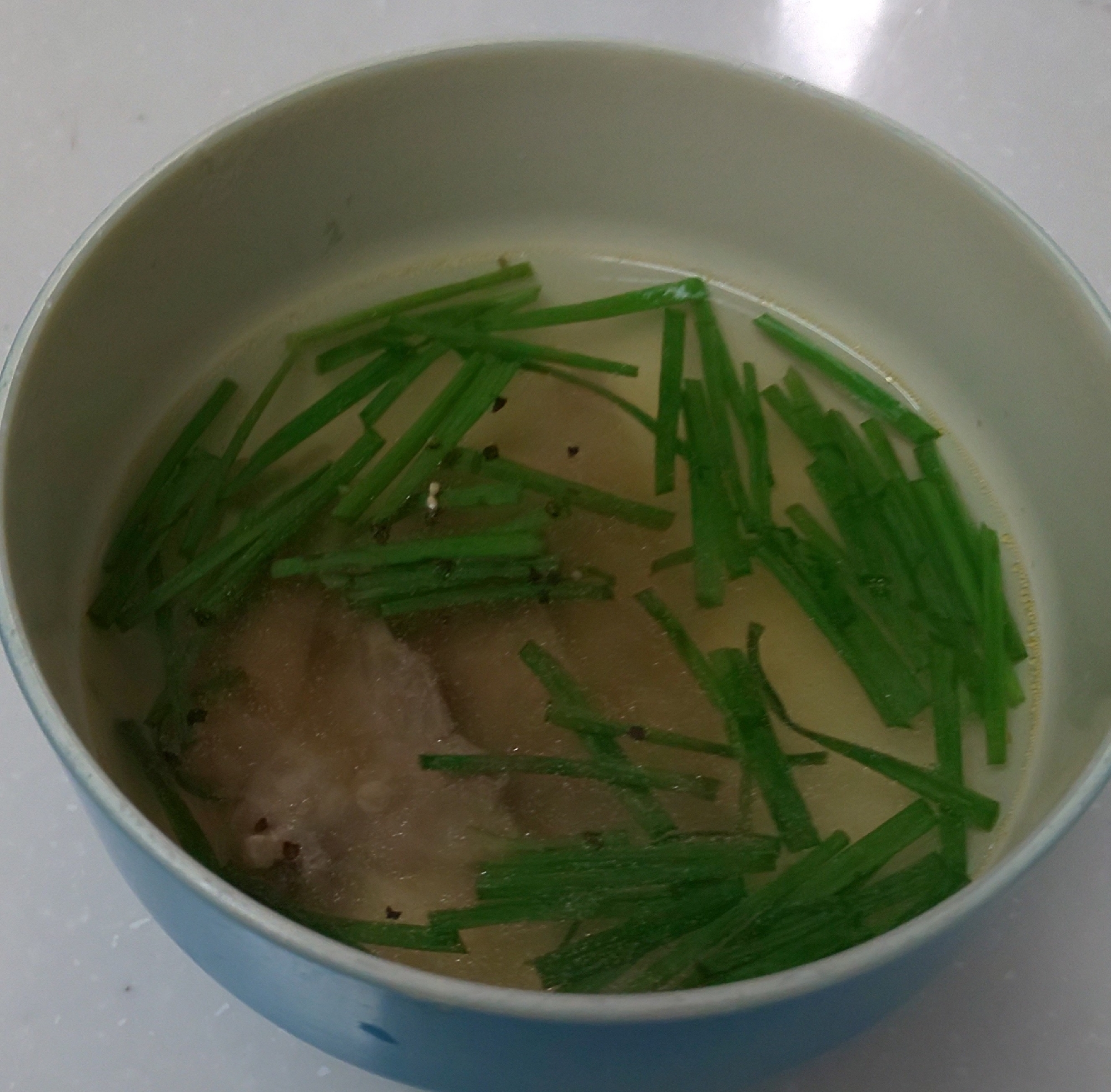 豚肉とにらの中華スープ(^ー^)