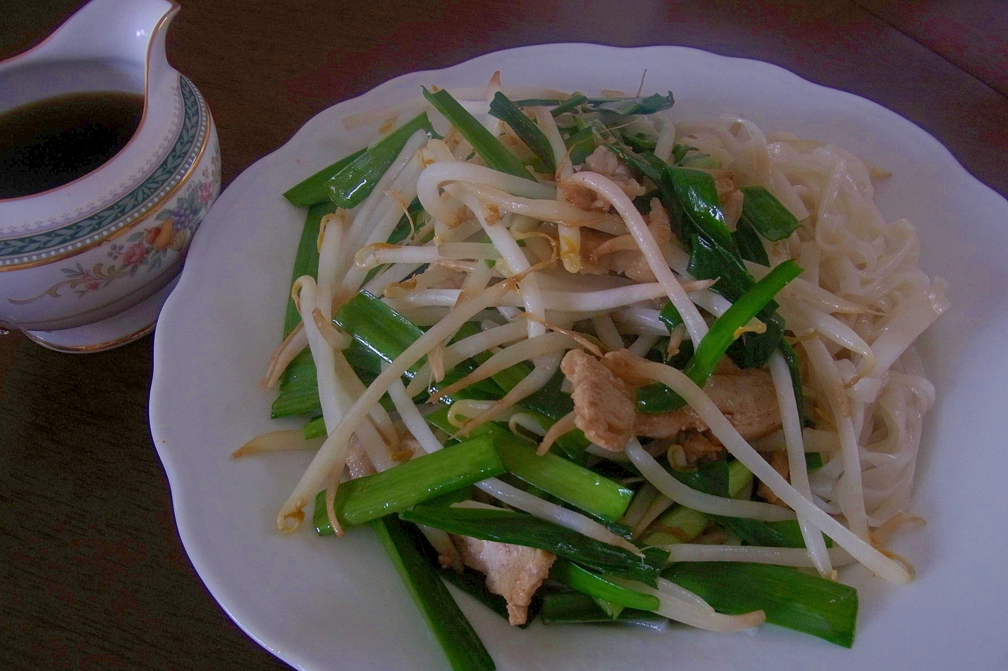 めんつゆ頼り！肉野菜いため冷やし麺