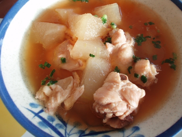 炊飯器で簡単！鶏肉と冬瓜のスープ