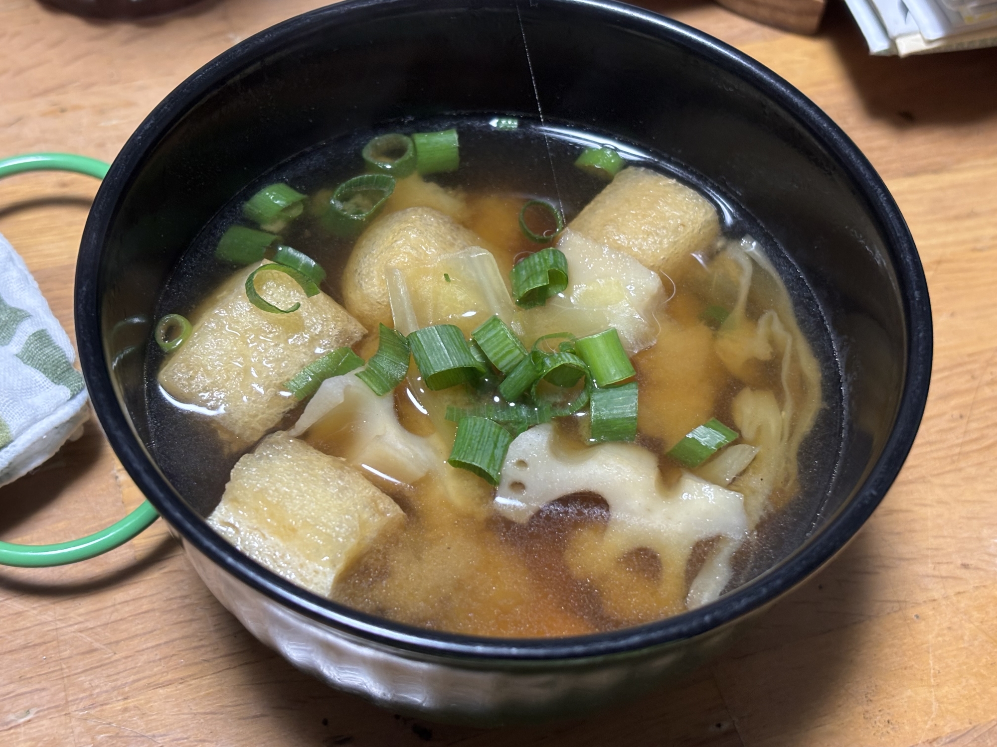 蓮根　薄揚げ　キャベツ　味噌汁