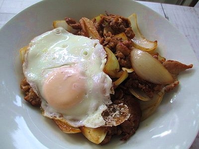 やや減塩で中華っぽく❤キムチ焼きそば♪（胡桃入り）