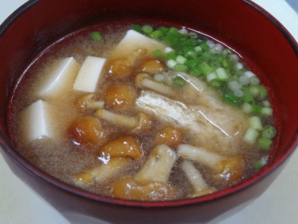 arakureaさん　こんにちは
昨日の朝食は　こちらのレシピ　参考にしました
やっぱり豆腐となめこですね＾＾
ご馳走様でした