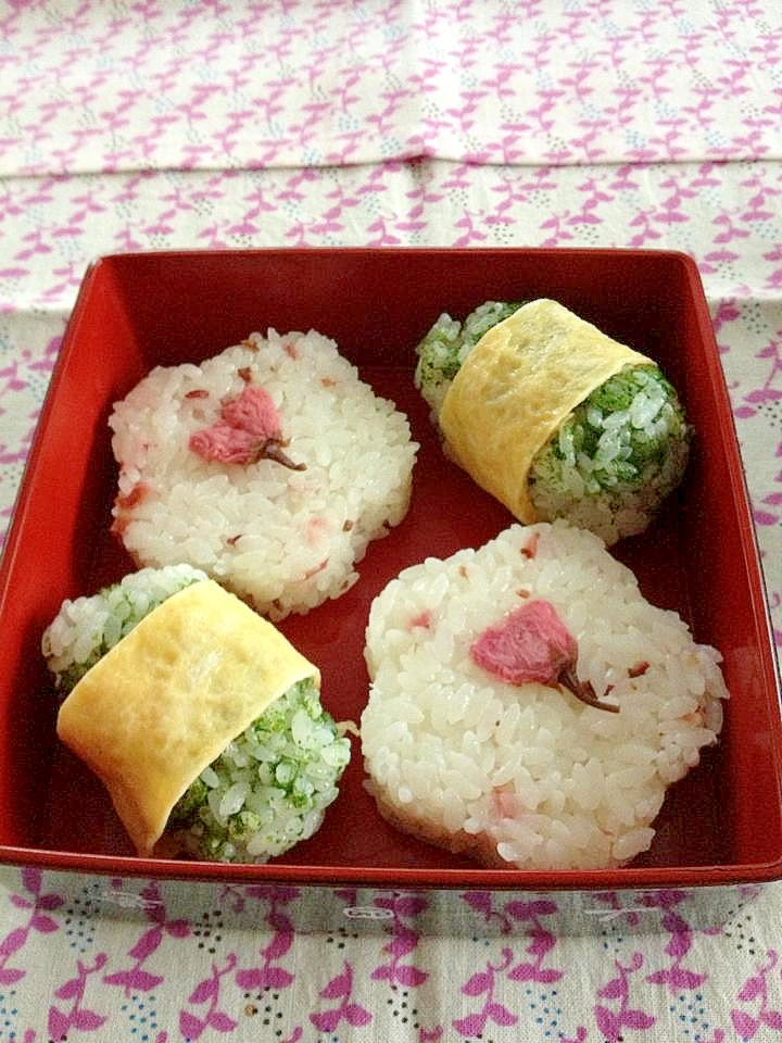 お弁当が明るくなる(*^_^*)お花見おにぎり♪