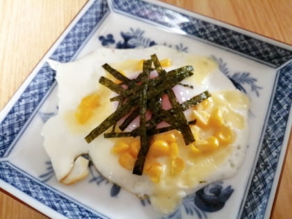 朝食♪コーンチーズの目玉焼き