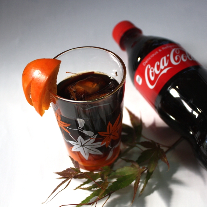 【コカ･コーラ】で秋を楽しむ大人の柿カクテル