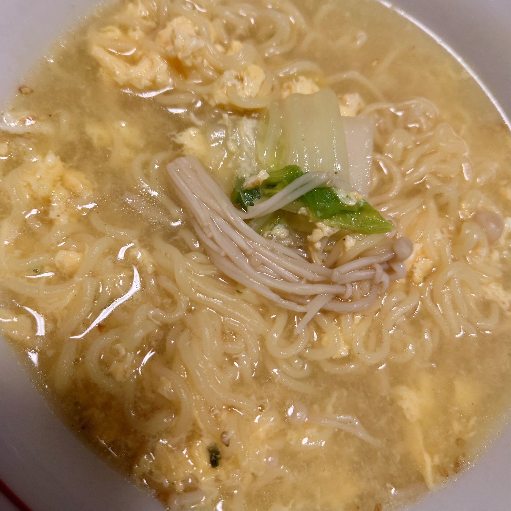 野菜と卵のおいしい塩ラーメン