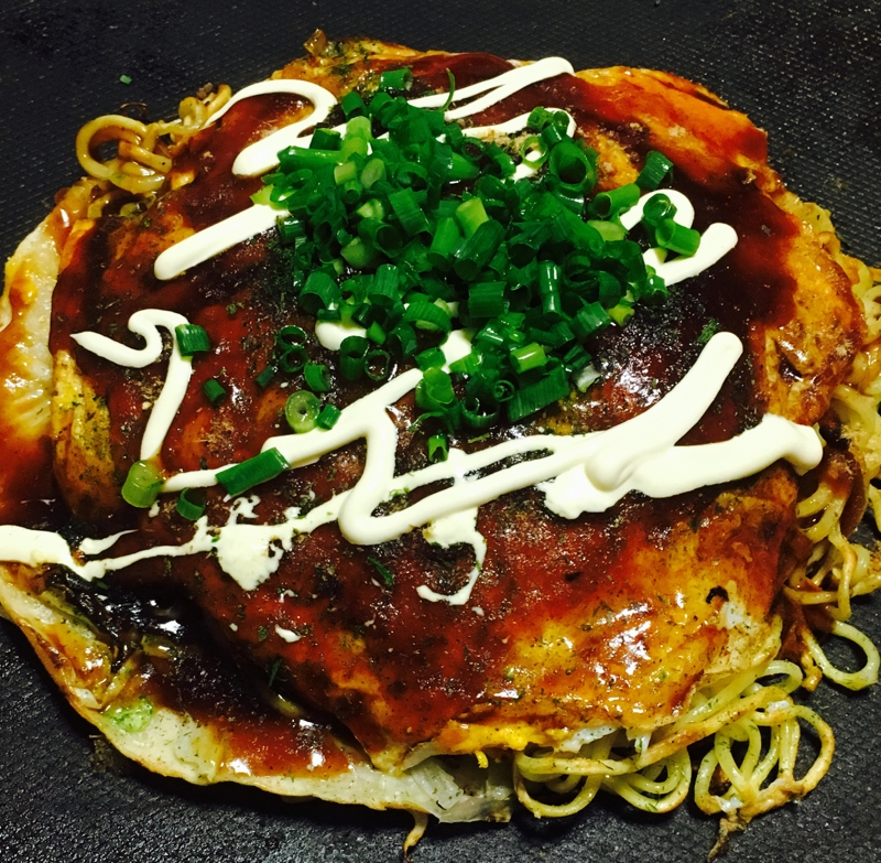 ホットプレートでモダン焼き☆肉玉そば