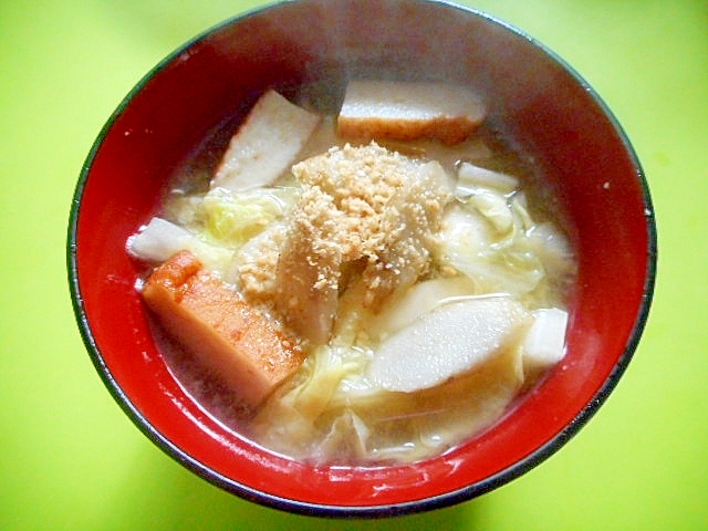白菜とごぼうさつま揚げの味噌汁