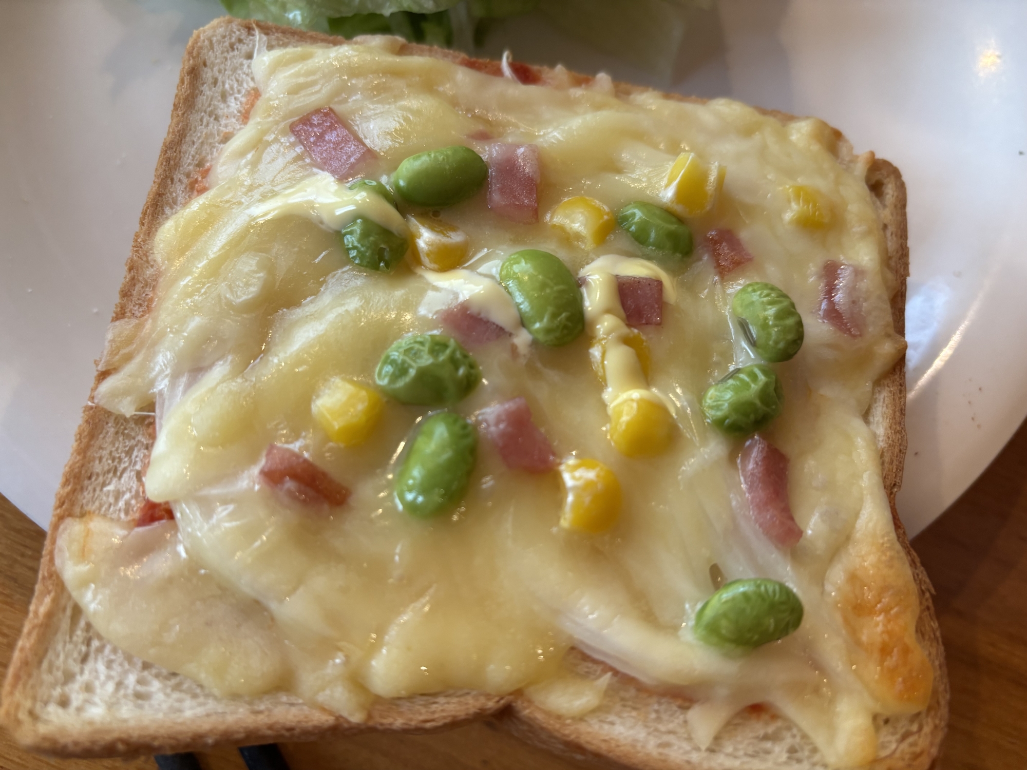 三色ピザトースト