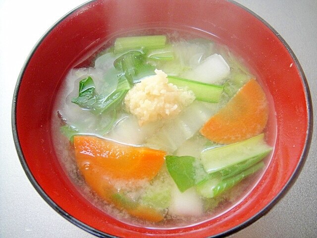 生姜入り❤白菜と小松菜の味噌汁 レシピ・作り方 by mint✩（返レポお