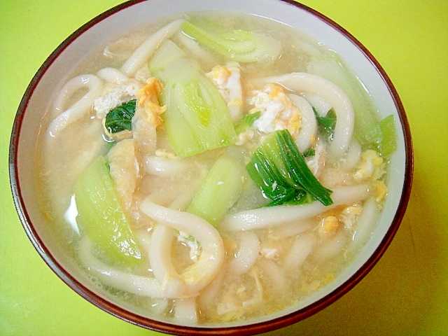 チンゲン菜と油揚げの卵うどん