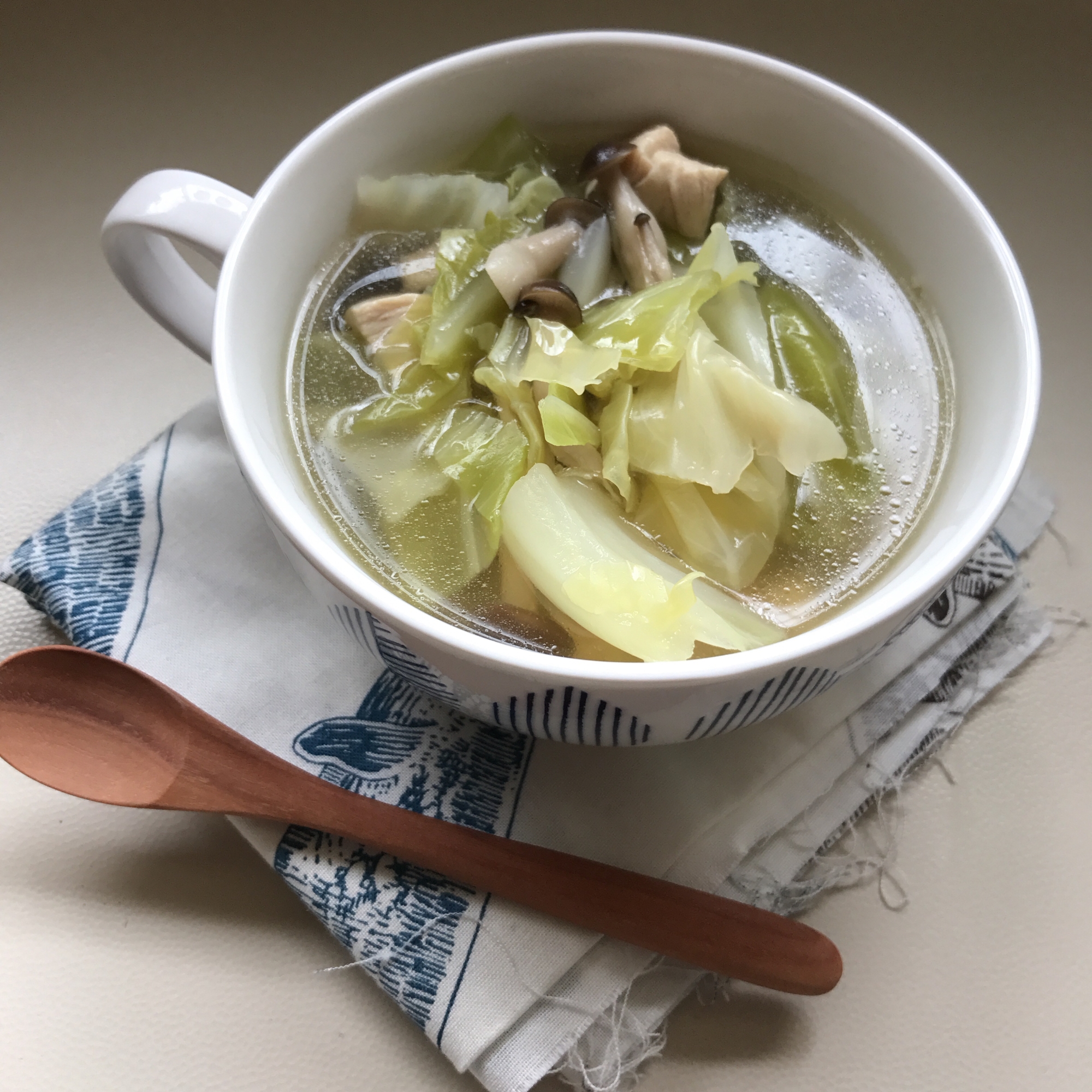 鶏胸肉とキャベツのスープ レシピ 作り方 By ぽてち食堂 楽天レシピ