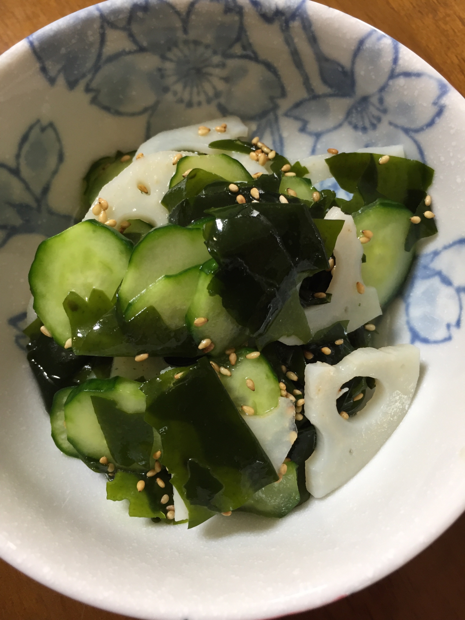 レンコンときゅうりとワカメの酢の物