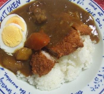 いつものカレーに味噌入れてみました★どうなるか怖かったですが、コクが出て美味しくなりました！ごちそうさまでした！