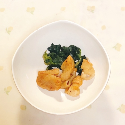 鶏皮☆鶏肉の皮とほうれん草のバターソテー