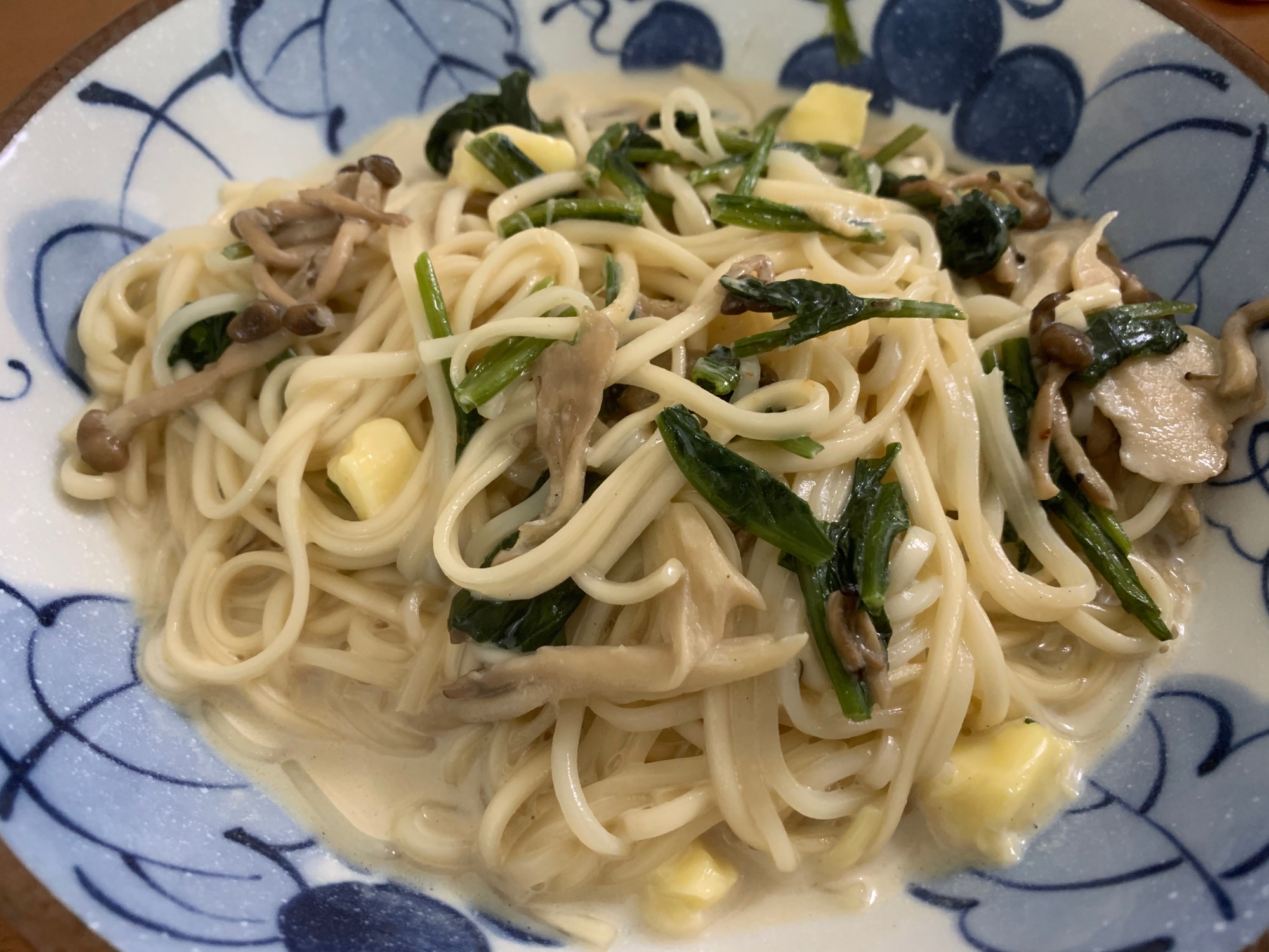 冷や麦で！舞茸とほうれん草のクリームスープパスタ風