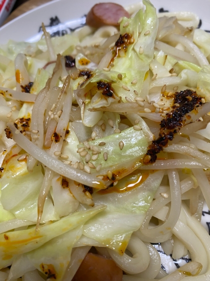 もやしとウインナーの焼きうどん