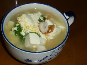 豆腐と竹輪の中華スープ