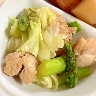 鶏もも・きゃべつ・アスパラの炒め物