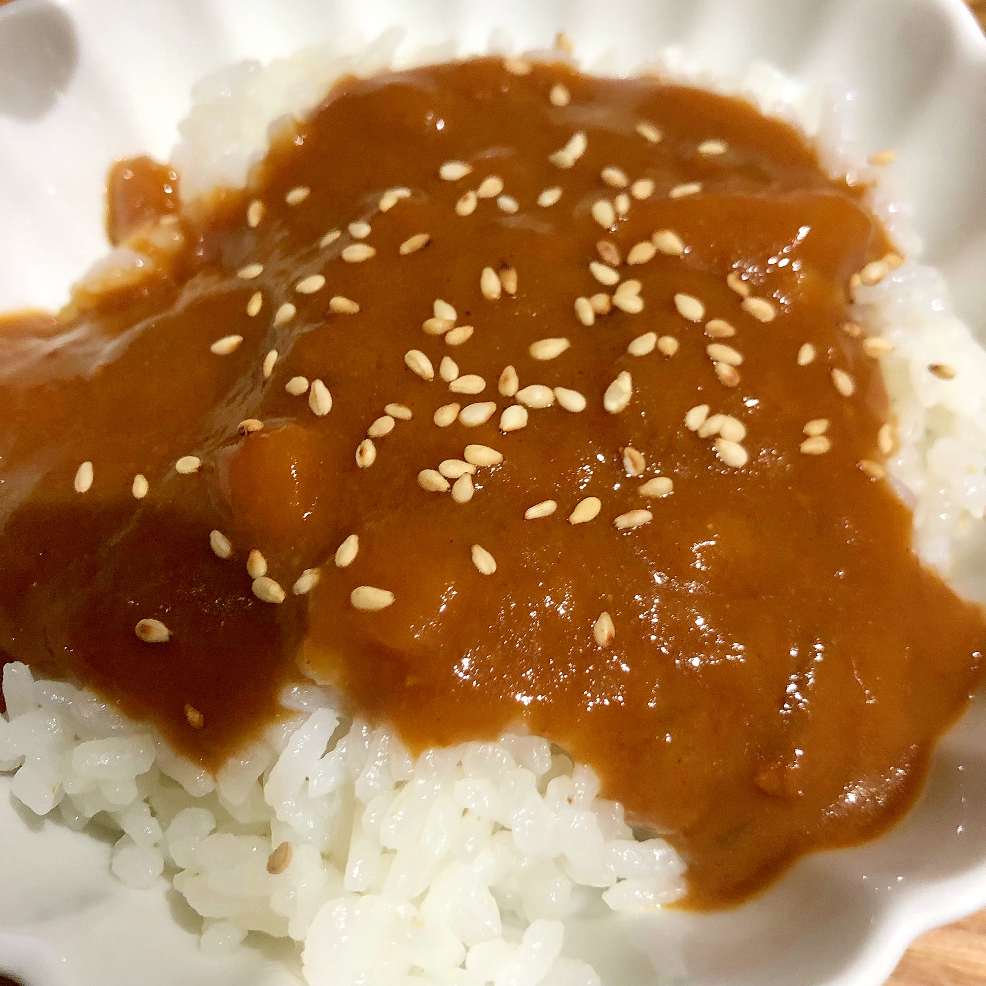 ゴマをかけて！カレーライス☆