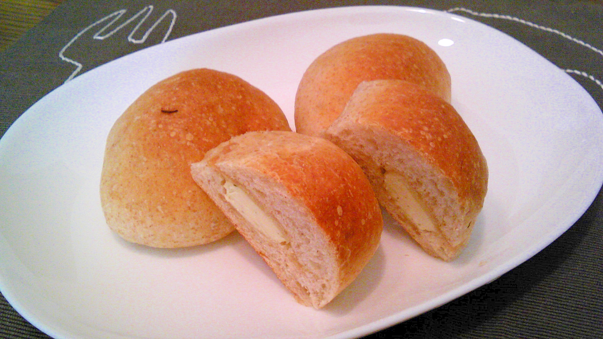 ＨＢでハーブクリームチーズ・ハーベスト塩レモンパン