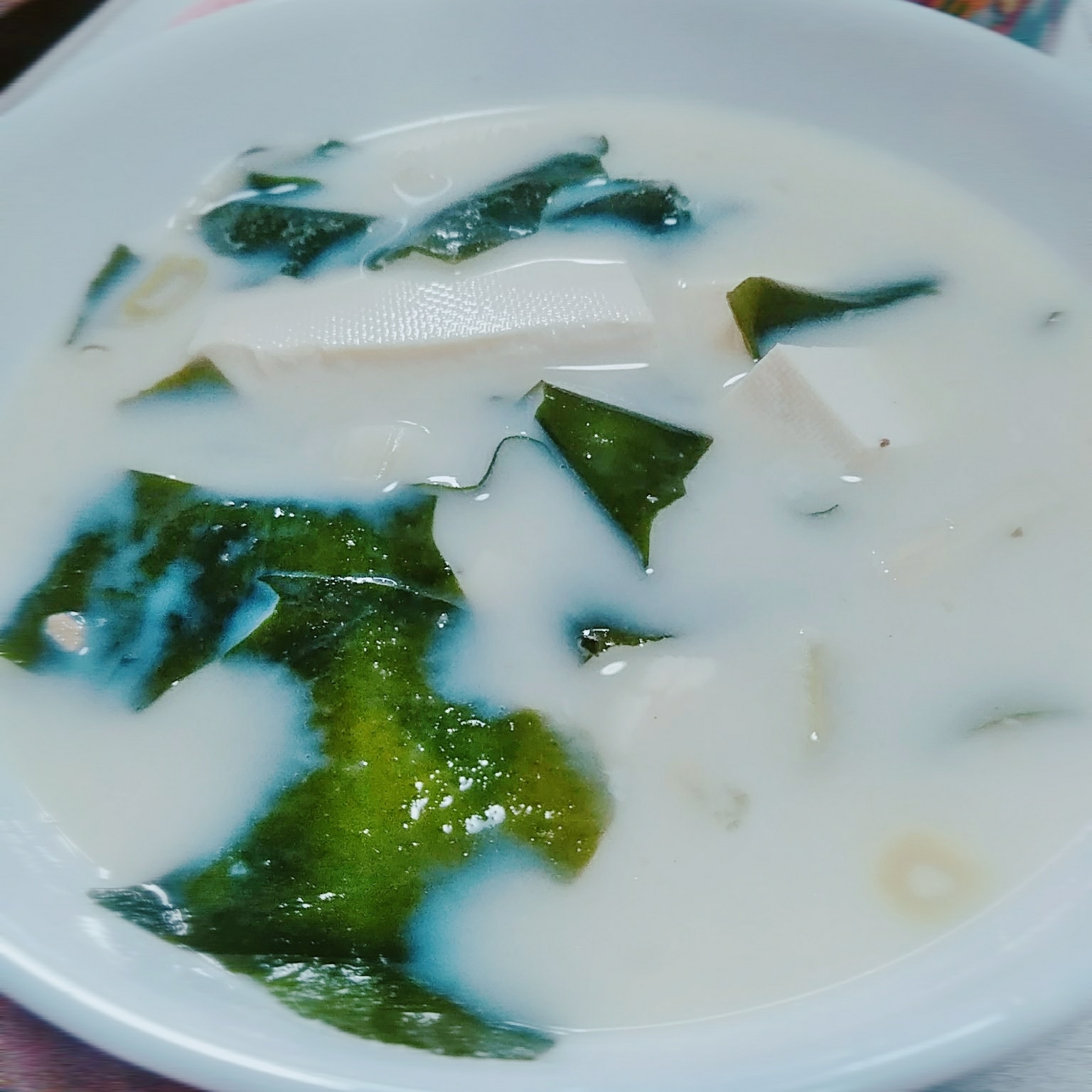 豆腐わかめ豆乳味噌汁