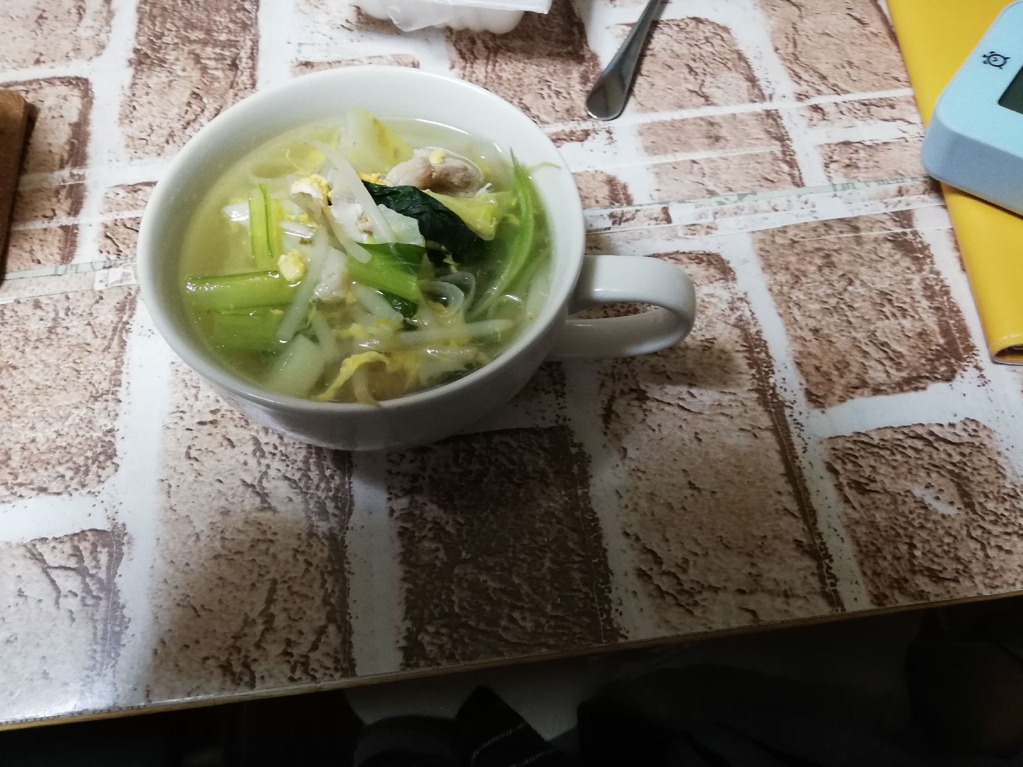 野菜たっぷり中華スープ