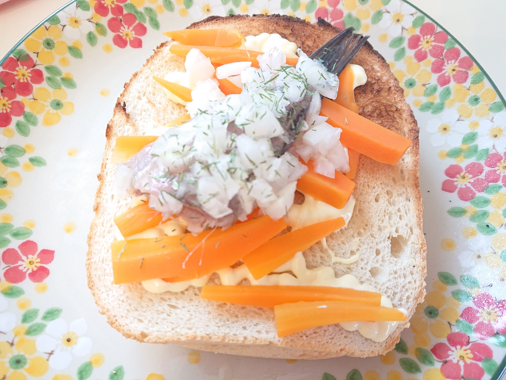 ニシンの塩漬けオープンサンド