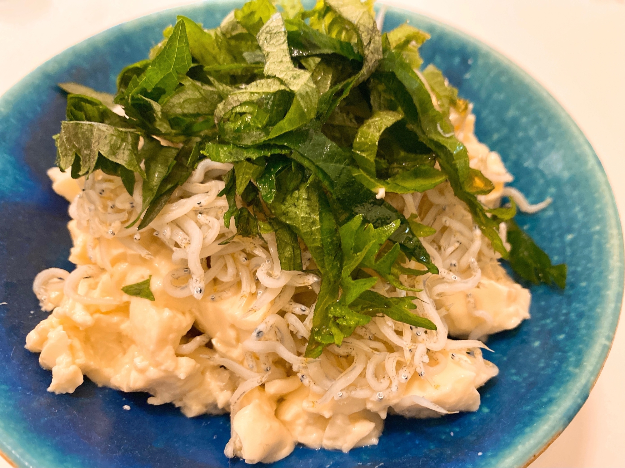 栄養満点　じゃこと大葉の豆腐丼