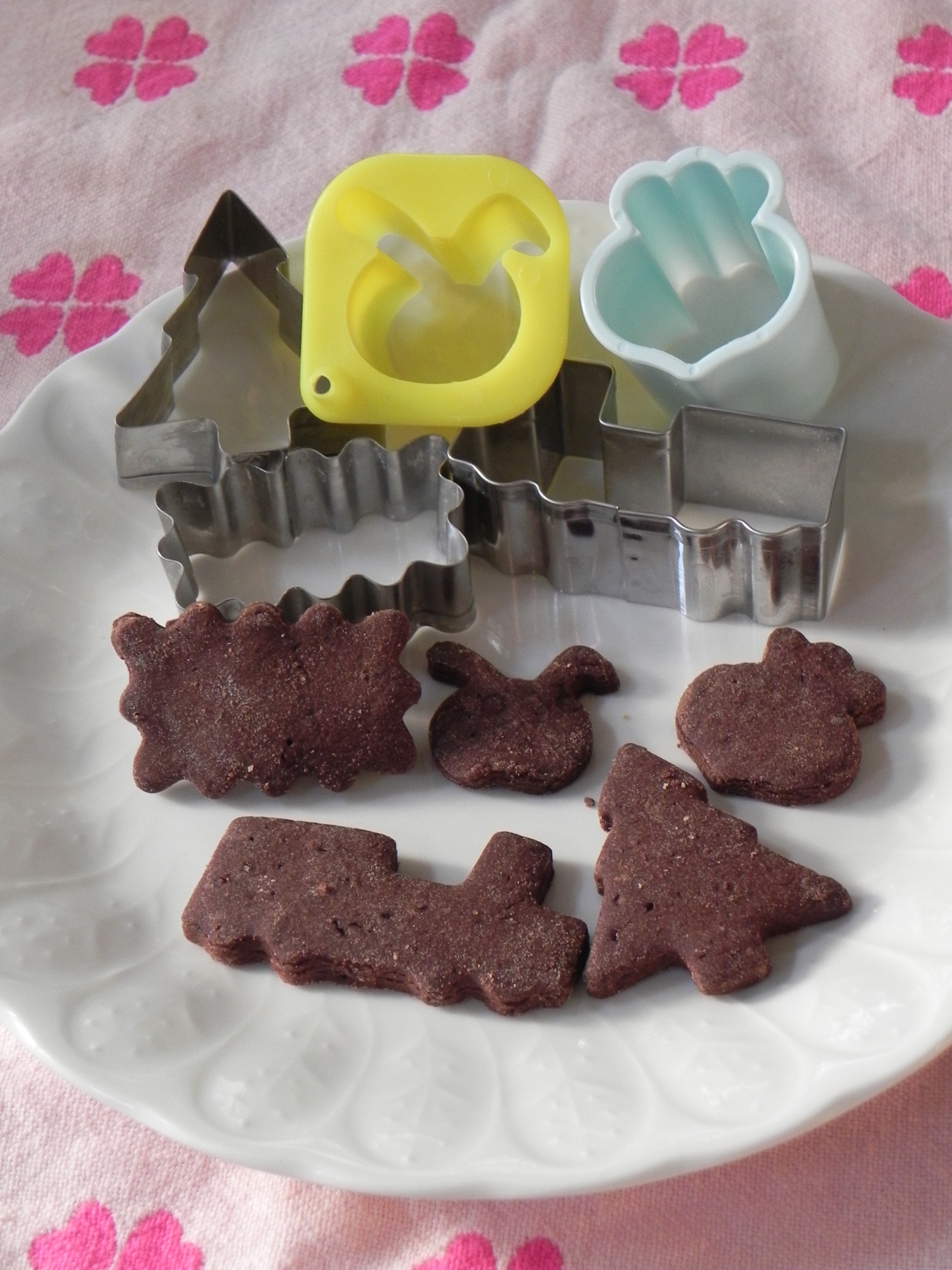 子供一緒に作ろう簡単型抜きココアクッキー