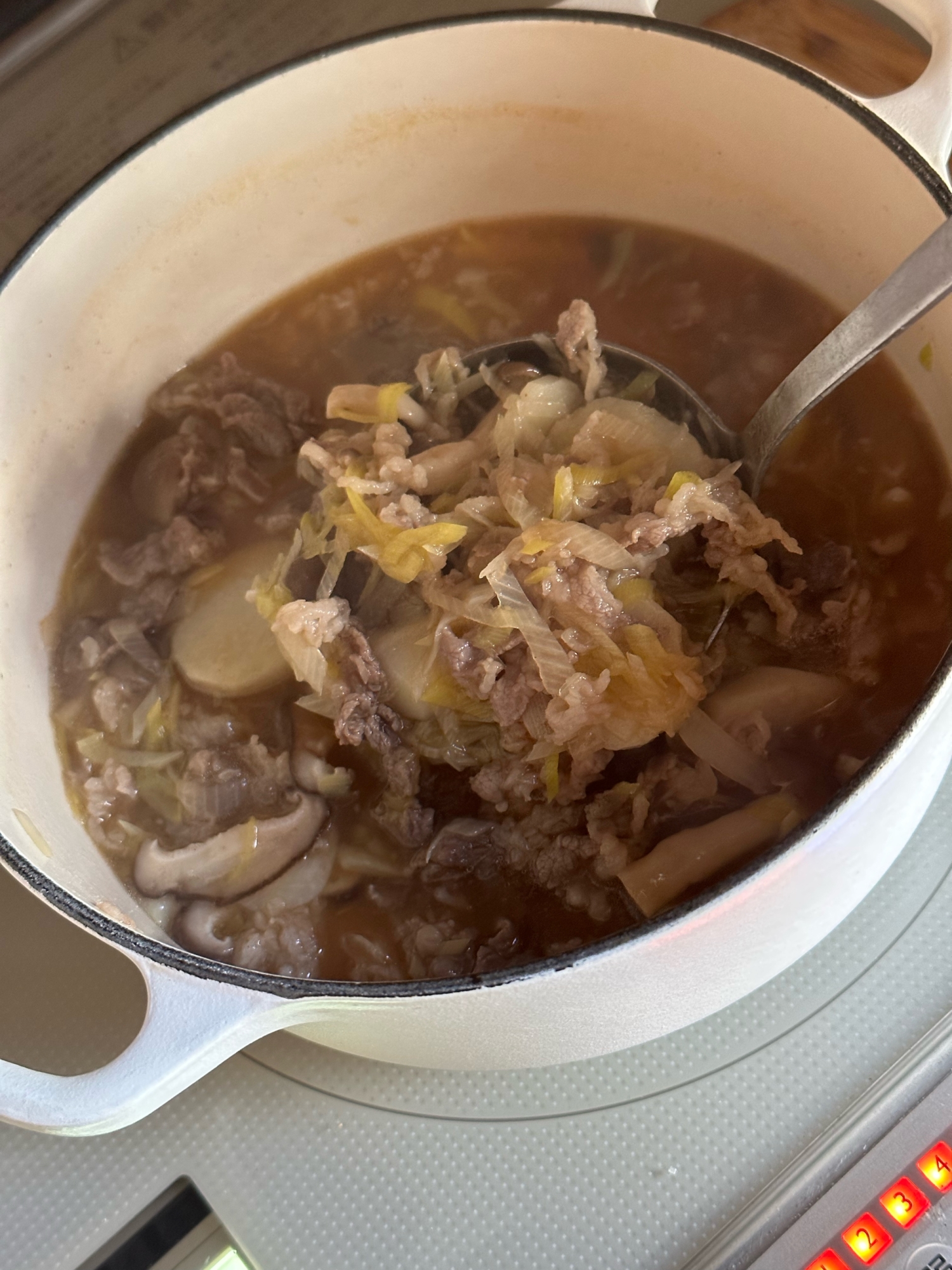 牛肉と里芋の韓国風スープ