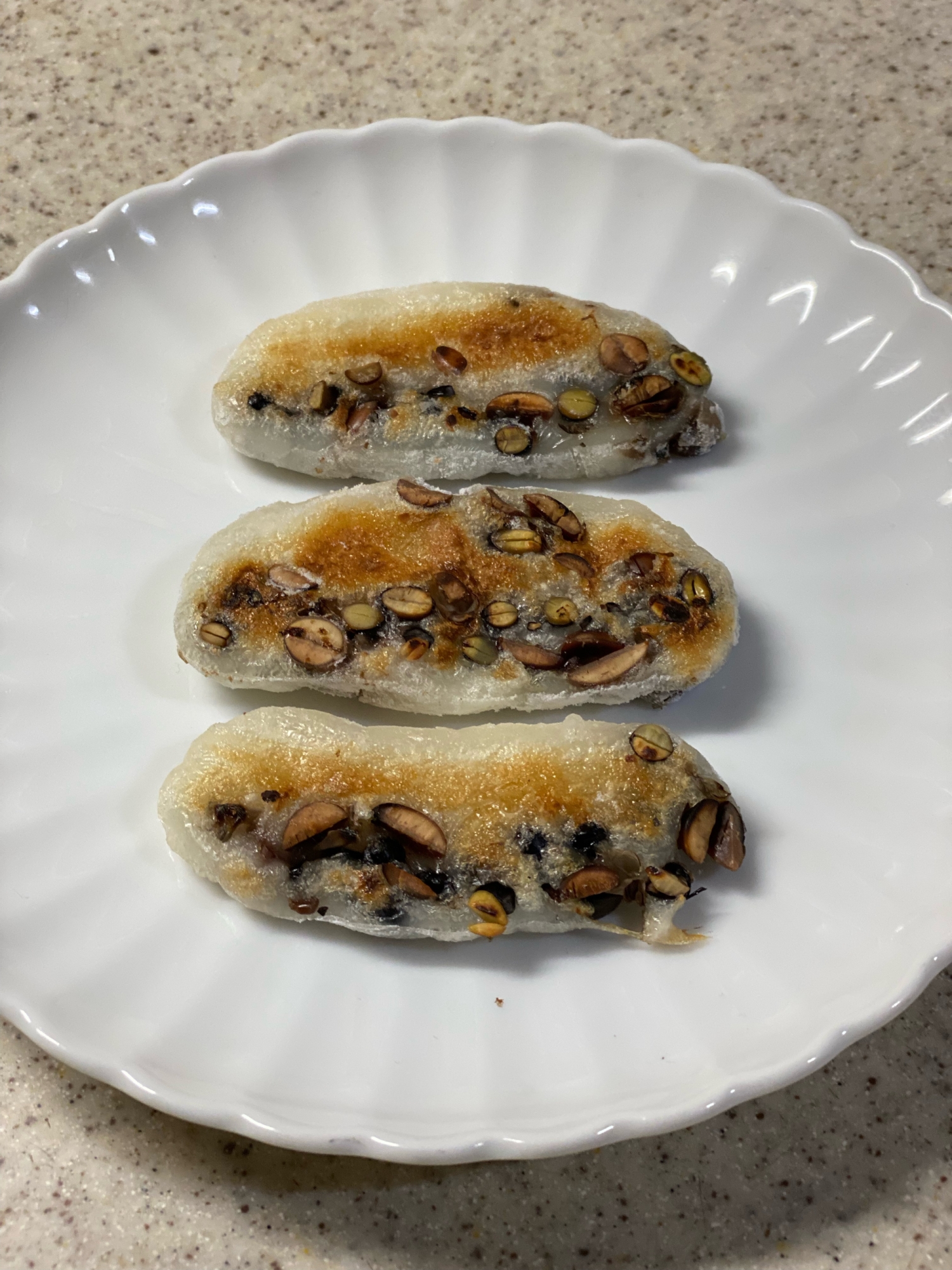 黒千石大豆と炒り大豆のもち