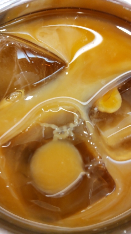 スキムミルク入りアイスコーヒー