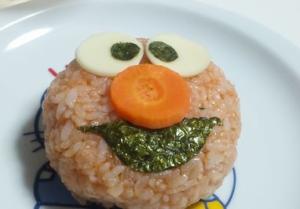 ケチャップライスでエルモおにぎり キャラ弁 レシピ 作り方 By Hahaue 楽天レシピ