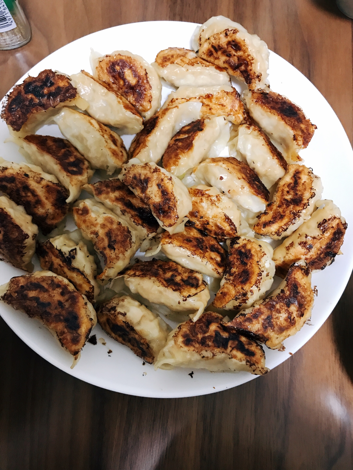 キャベツと鶏ひき肉で餃子