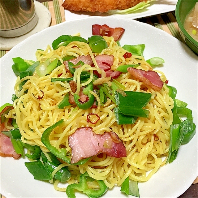 和風でペペロン風だよベーコンとピーマンの焼きそば！