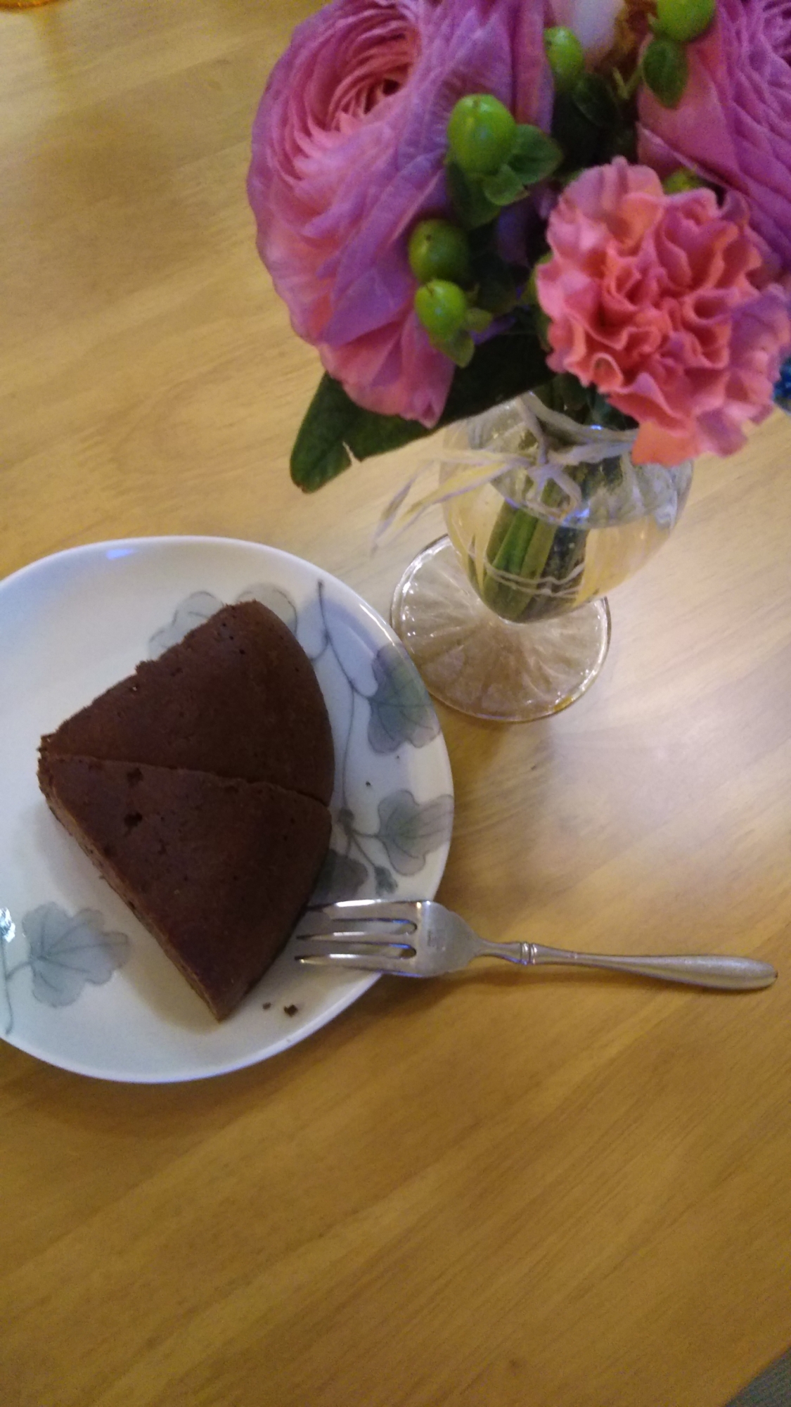 大人に好評☆炊飯器チョコレートケーキ