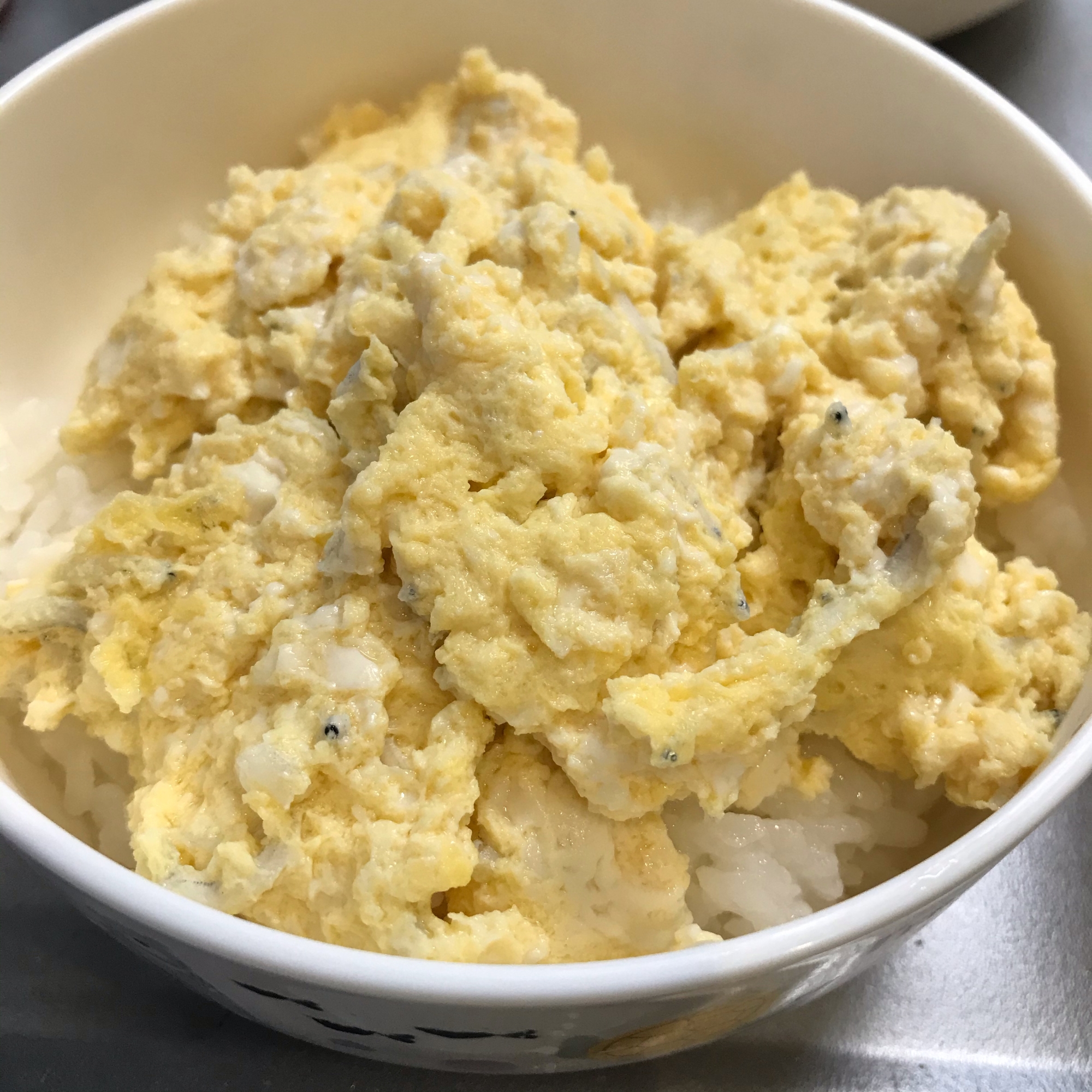 味付け不要！離乳食期から超お手軽たまご丼