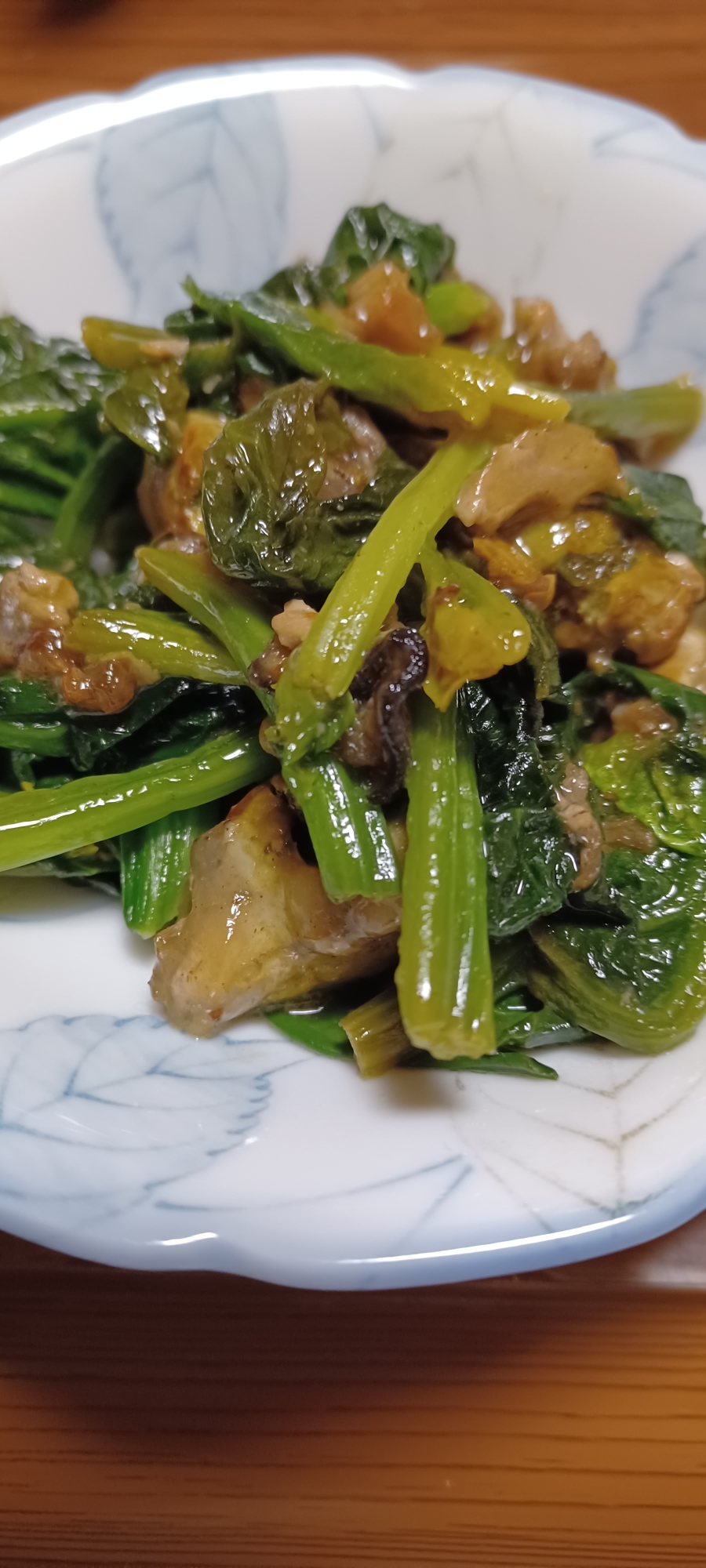 牡蠣とほうれん草のマヨポン炒め