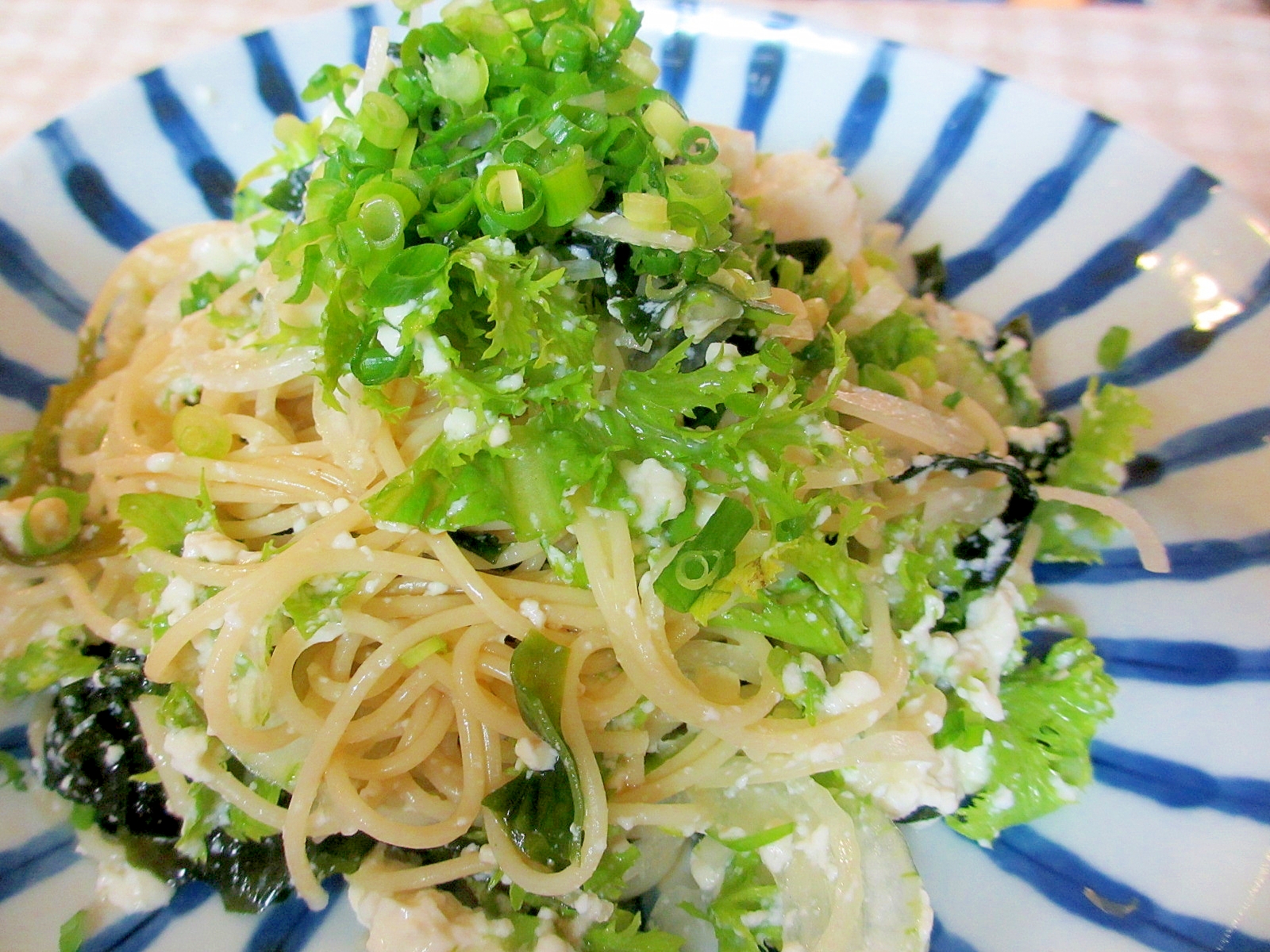 豆腐とワカメのめんつゆパスタ