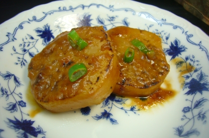 とっても美味しかったので、また作っちゃいました。上に青ネギを乗せてみました。家族からまた作ってね。と言われました。楽ぶぶさんに感謝感謝!です♥