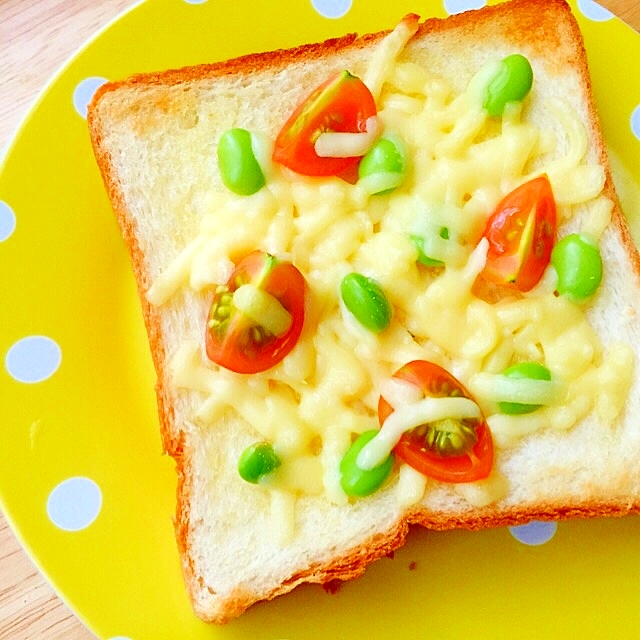 簡単トースト☆枝豆＆トマト