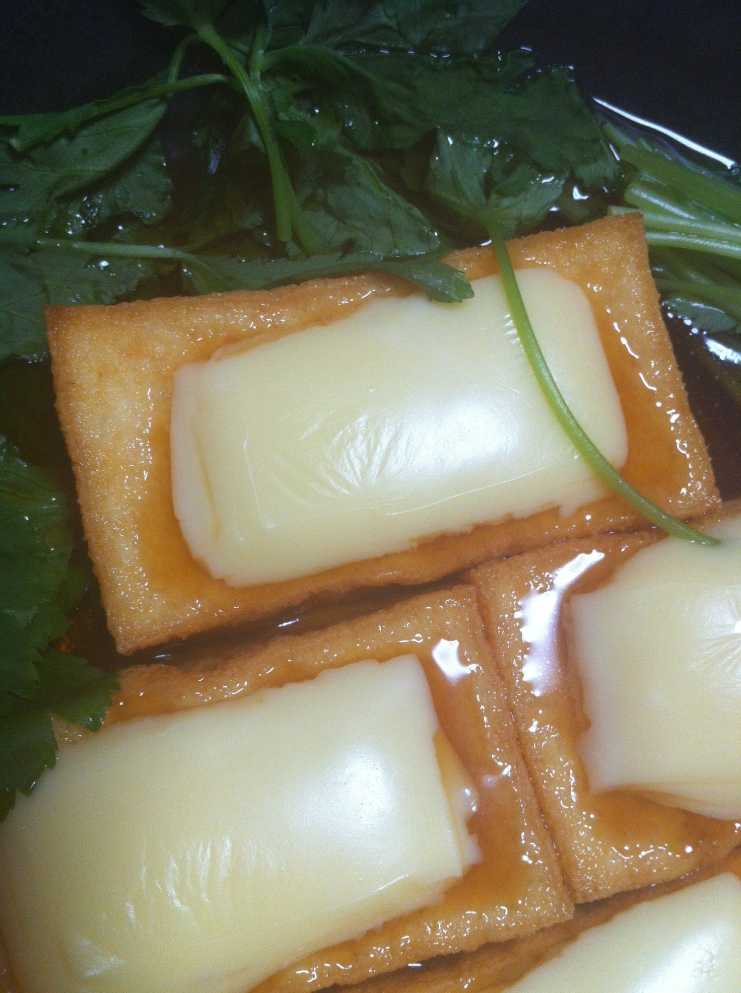 厚揚げ、チーズ、三つ葉のレンジでかんたん1品
