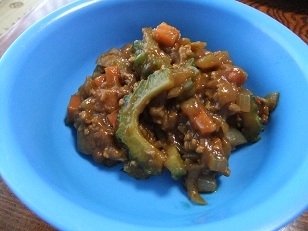 いろいろな野菜たっぷりのキーマカレー