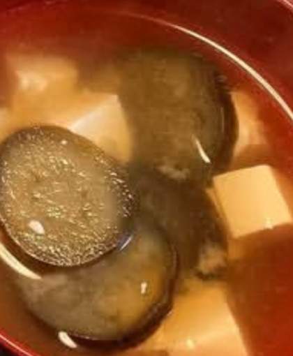 なす、ねぎ、豆腐の味噌汁